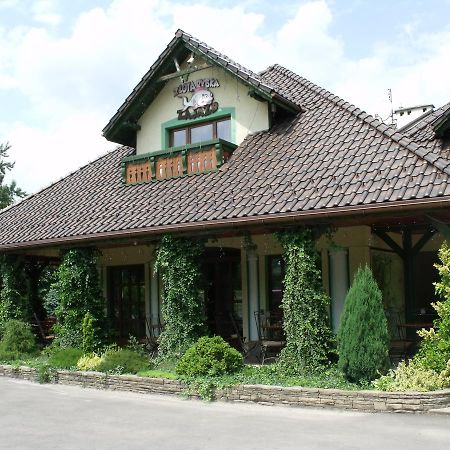 Zajazd Zlota Rybka Andrychow Ngoại thất bức ảnh